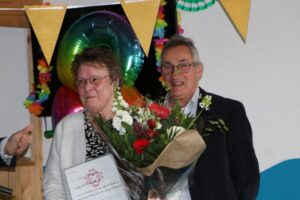 Tineke Hoffman ontvangt Johan de Witt-speld bij afscheid van WSV